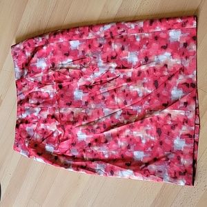 Nwt Ann Taylor skirt, size 4, pinks, gray and white.